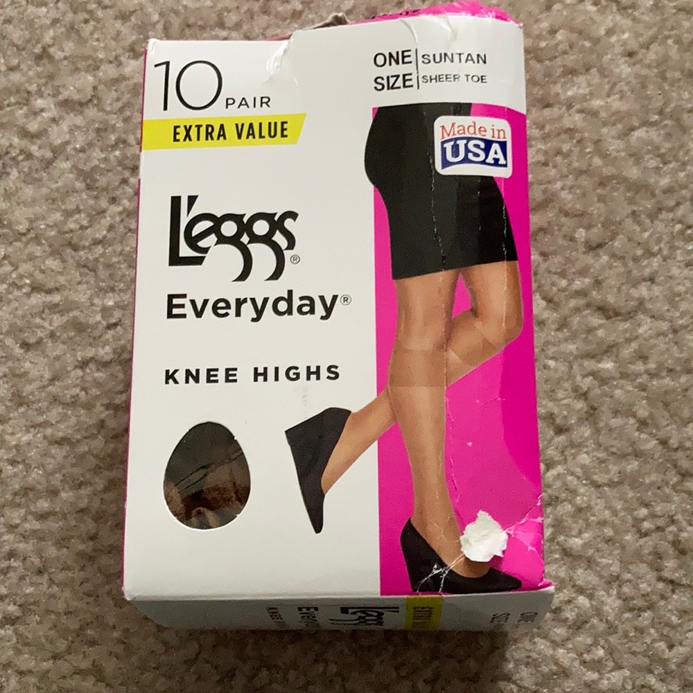🟪 Leggs brand Knee Highs (10 pair) NWOT